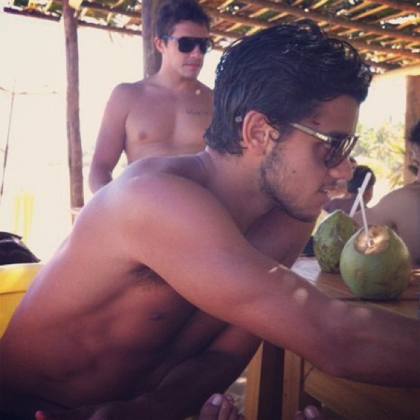 Felipe Simas gostoso