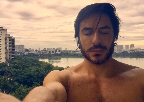 Ricardo Tozzi gostoso