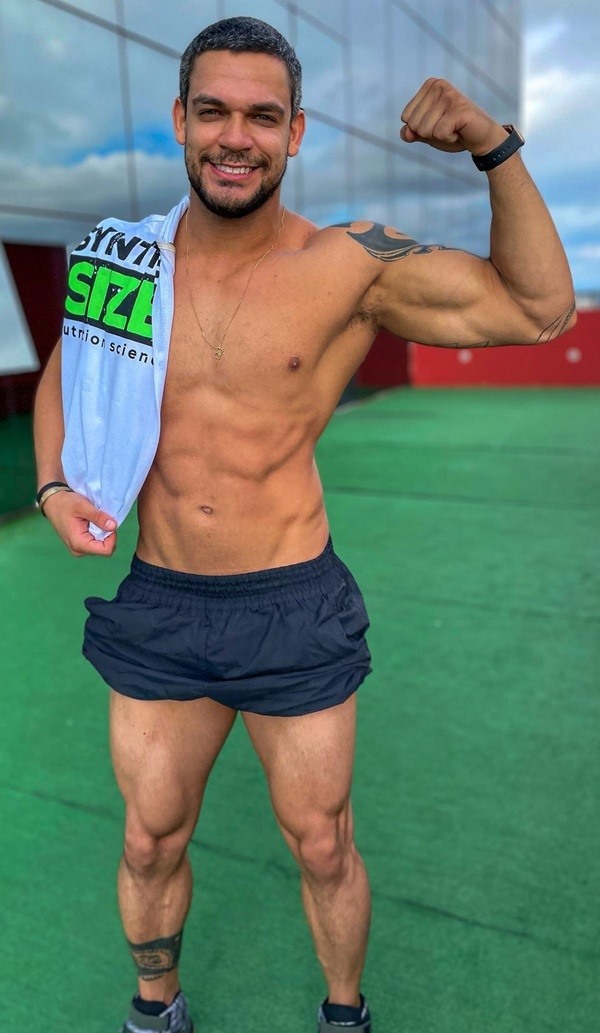 Caique Aguiar gostoso