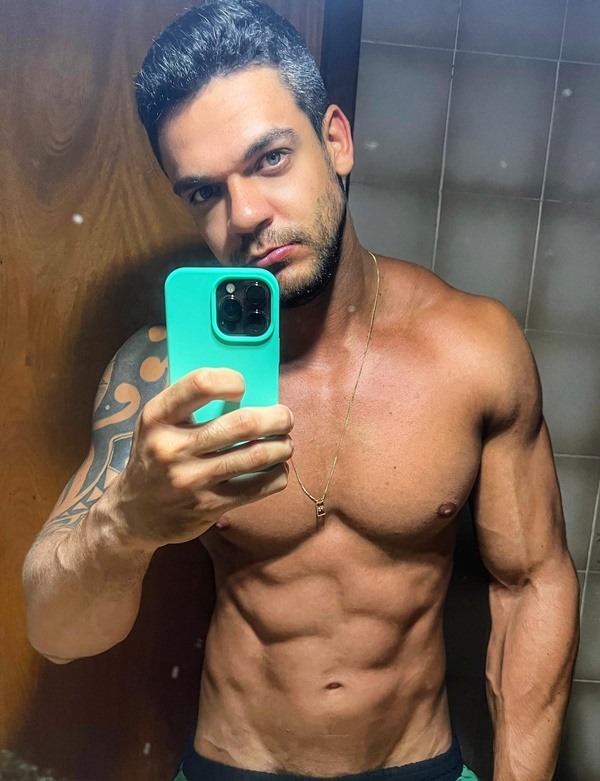 Caique Aguiar gostoso