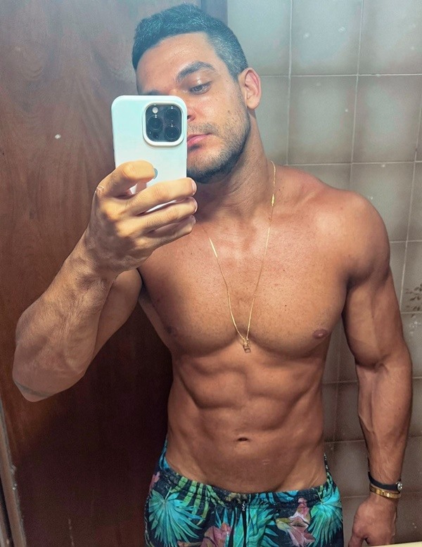 Caique Aguiar gostoso