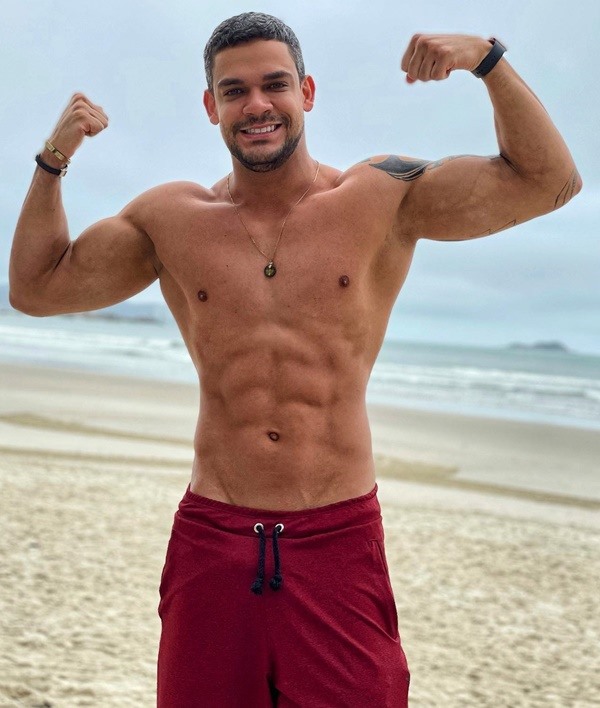 Caique Aguiar gostoso