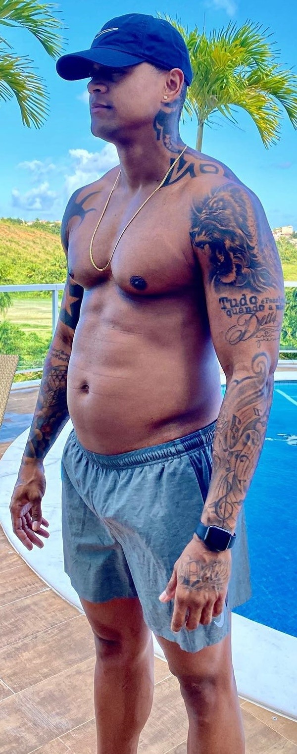 Léo Santana gostoso