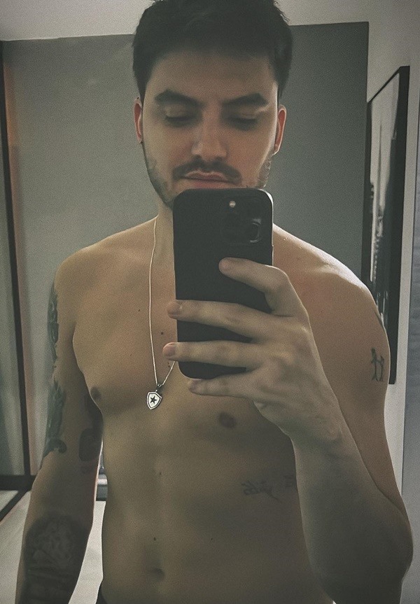 Felipe Neto gostoso